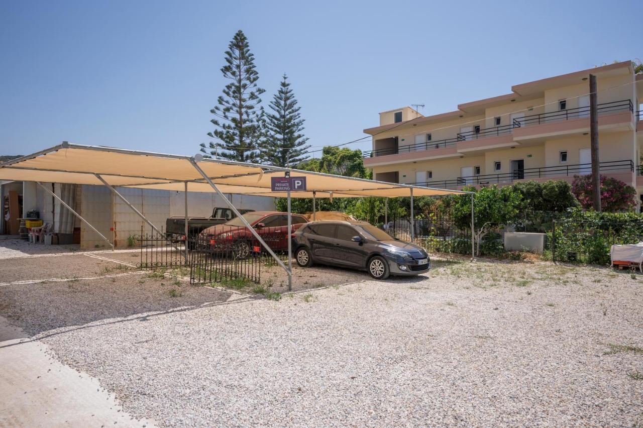 Sun Ray Studios Agia Marina Exterior foto